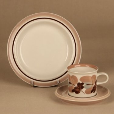 Arabia Koralli coffee cup and plates (2), hand-painted designer Raija Uosikkinen