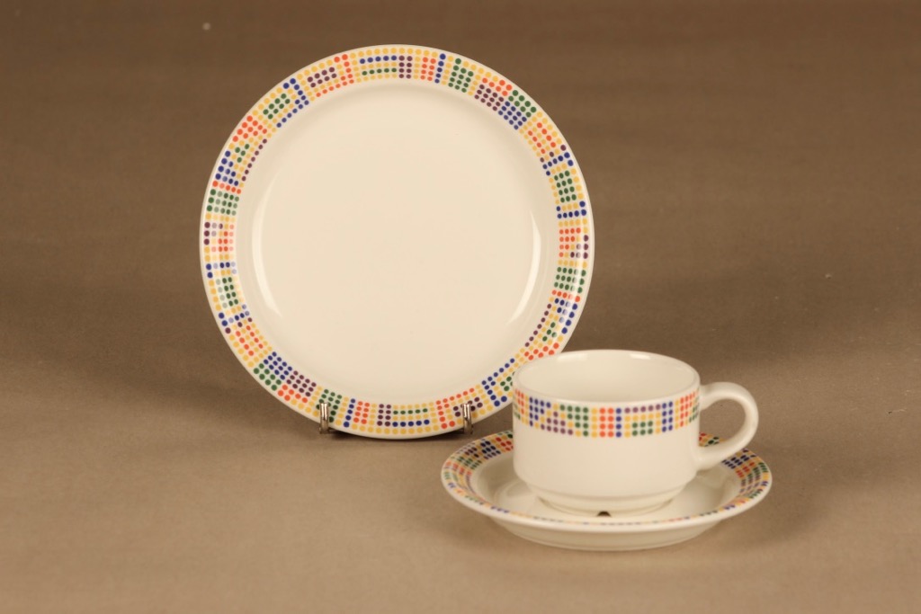 Arabia Bon Apetit coffee cup and plates (2) designer Heikki Orvola