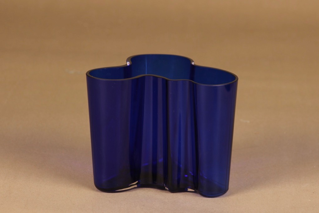 Iittala Aalto Collection vase blue, signed designer Alvar Aalto