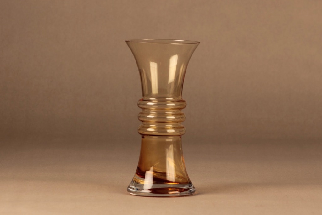 Riihimäen lasi Kielo maljakko, amber, suunnittelija Tamara Aladin,