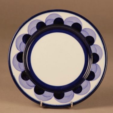 Arabia Paju lautanen, 19.5 cm, suunnittelija Anja Jaatinen-Winquist, 19.5 cm, käsinmaalattu, signeerattu