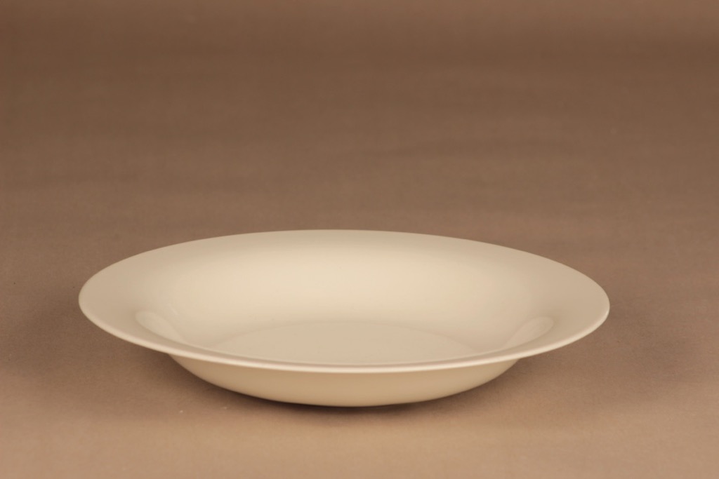 Arabia Oma pasta plate, white designer Harri Koskinen