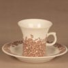 Arabia Veronica kahvikuppi ja lautaset(2), ruskea, suunnittelija Inkeri Leivo, kukka, retro kuva 2