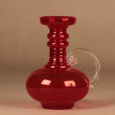 Riihimäen lasi Kleopatra vase, red designer Tamara Aladin