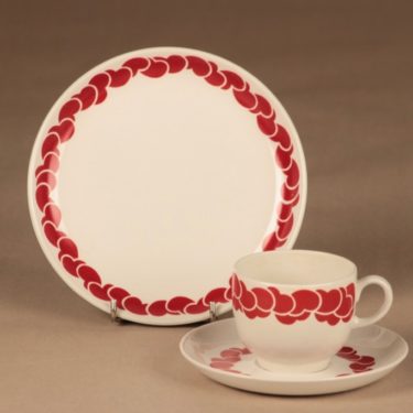 Arabia Pilvi kahvikuppi ja lautaset, punainen, valkoinen, suunnittelija tuntematon,