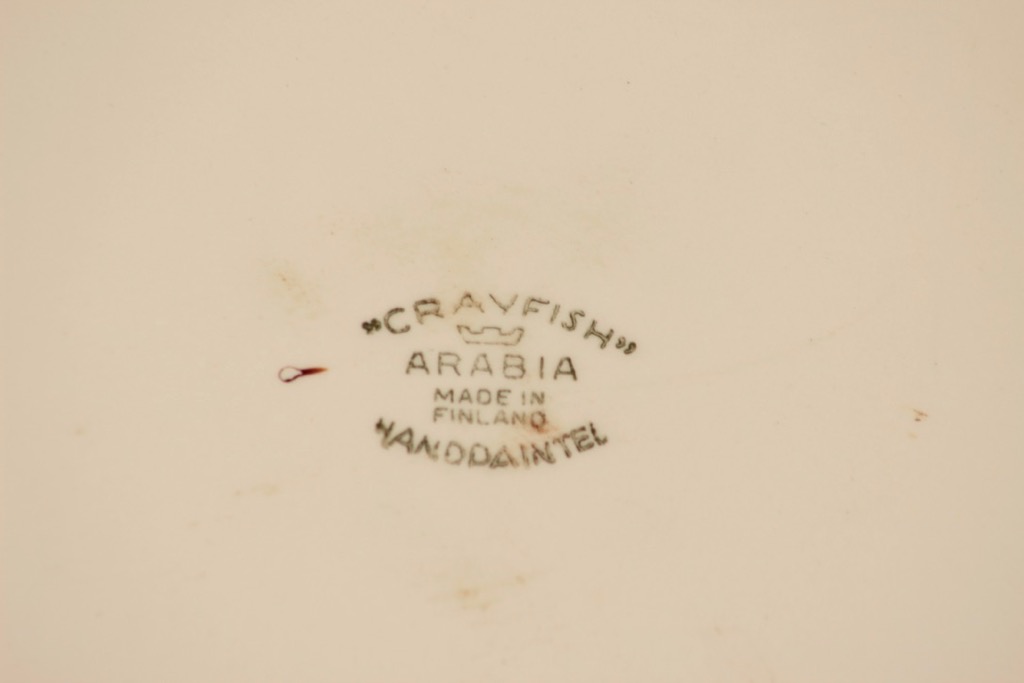 Arabia Crayfish tarjoilulautanen, käsinmaalattu, suunnittelija Anja Juurikkala, käsinmaalattu, rapu, kala kuva 2