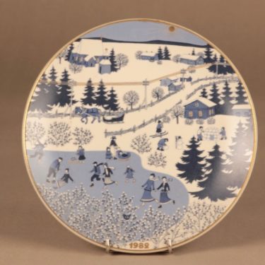 Arabia Joululautanen 1982 suunnittelija Raija Uosikkinen