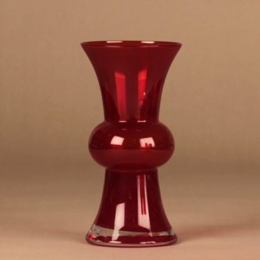 Riihimäen lasi maljakko, punainen, suunnittelija ,