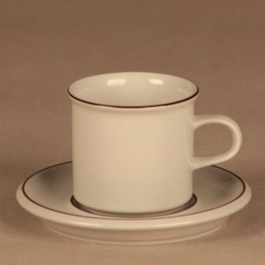 Arabia Fennica kahvikuppi, valkoinen, ruskea, suunnittelija Richard Lindh, raitakoriste