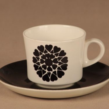 Arabia BR kahvikuppi, puhalluskoriste, suunnittelija , puhalluskoriste