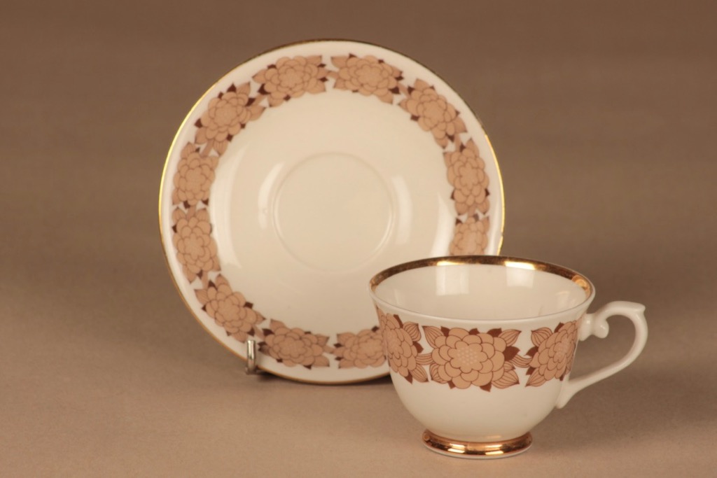 Arabia AX kahvikuppi ja lautaset(2), suunnittelija , kukka, köynnös kuva 3