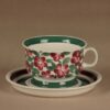 Arabia Purpurijenkka teekuppi ja lautaset(2), käsinmaalattu, suunnittelija Ulla Procope, käsinmaalattu, signeerattu kuva 2