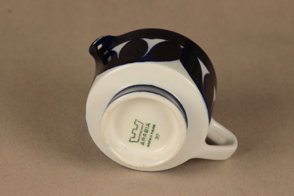 Arabia Sotka kermakko, käsinmaalattu, suunnittelija Raija Uosikkinen, käsinmaalattu kuva 2