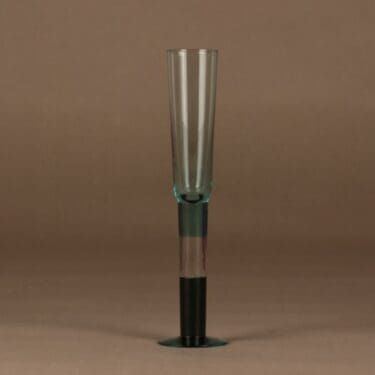 Nuutajärvi Lampi sparkling wine glass, signed designer Kerttu Nurminen