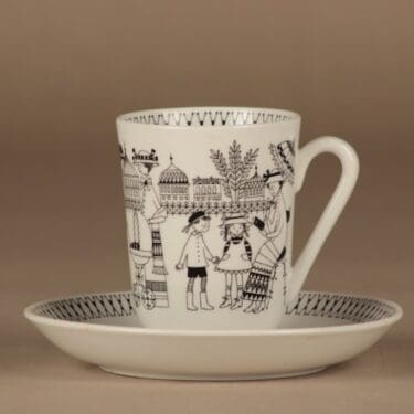 Arabia Emilia kaakaokuppi, mustavalkoinen, suunnittelija Raija Uosikkinen,