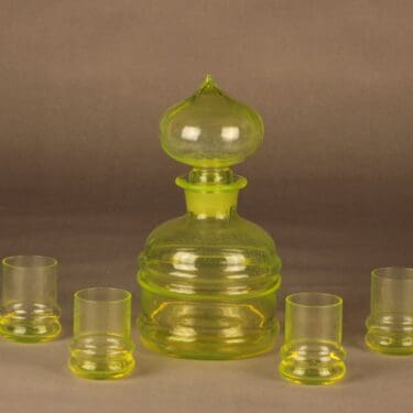 Riihimäen lasi Sulttaani Karahvi ja 4 lasia, keltainen, suunnittelija Nanny Still,