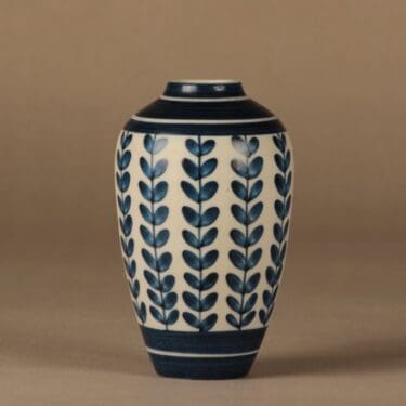 Arabia maljakko, käsinmaalattu, suunnittelija , käsinmaalattu, signeerattu