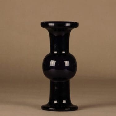 Nuutajärvi 1484 maljakko, tumma lila, suunnittelija Oiva Toikka,