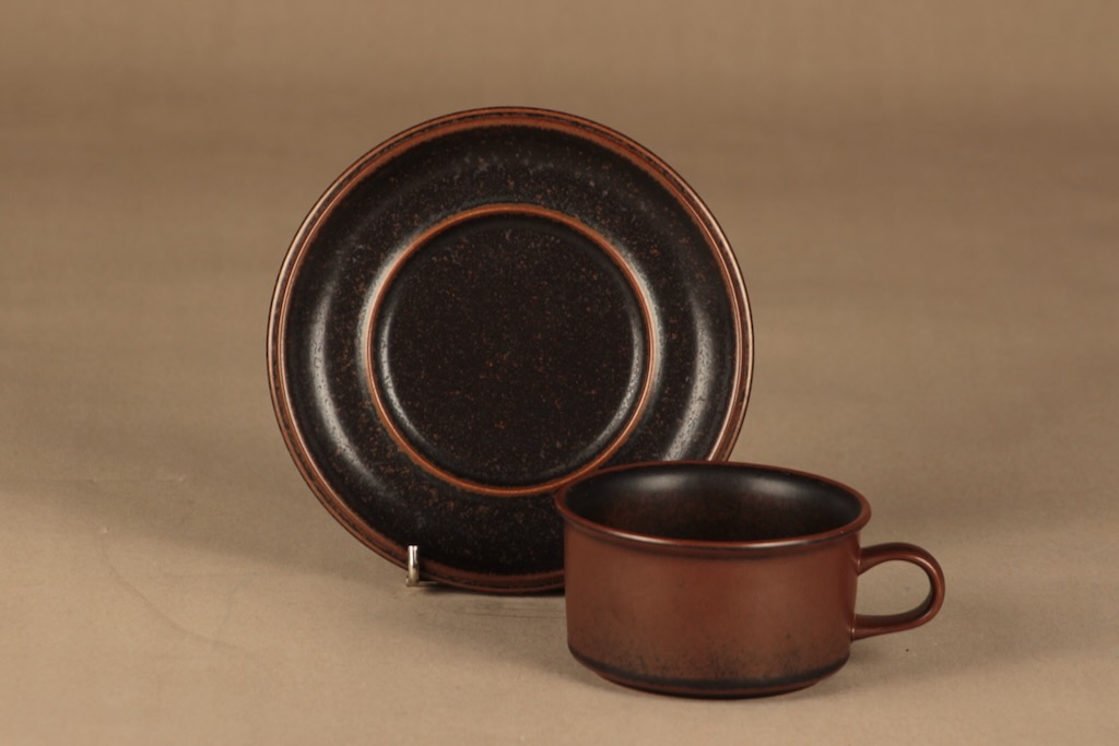 Arabia Ruska teekuppi suunnittelija Ulla Procope 3