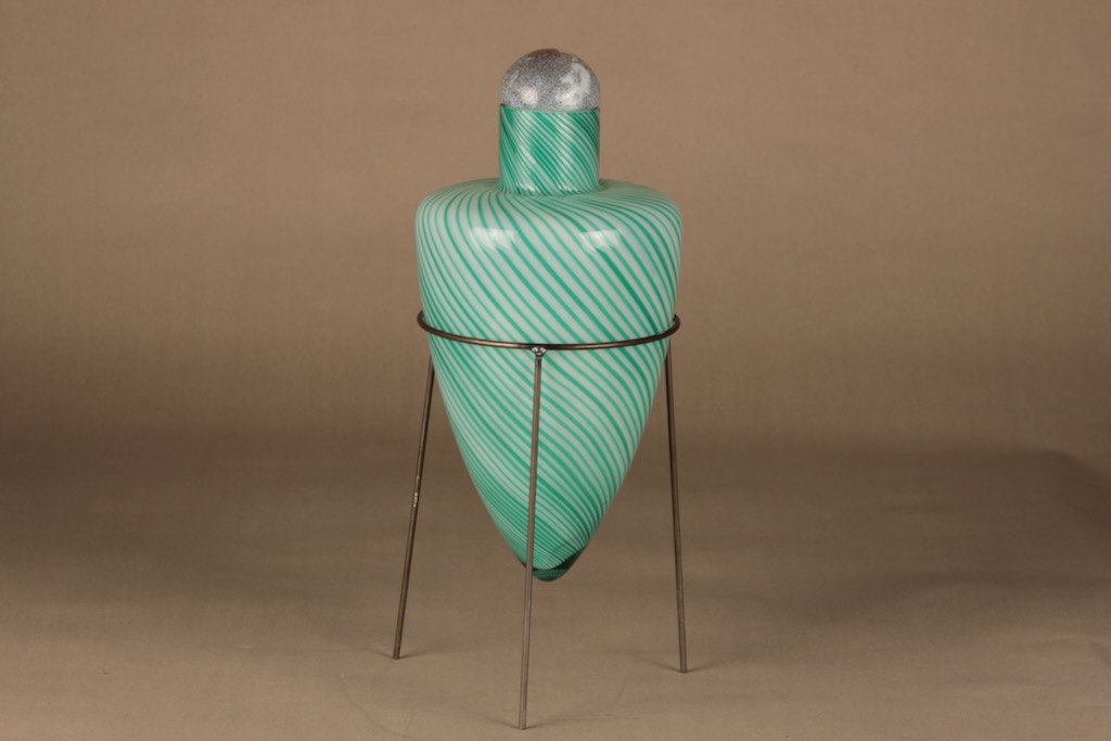 Nuutajärvi taide-esine Amphora suunnittelija Markku Salo