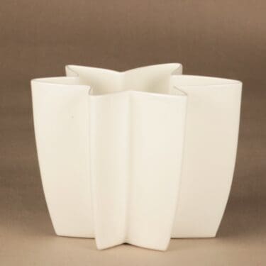 Iittala Pro Arte Carambola vase designer Heikki Orvola