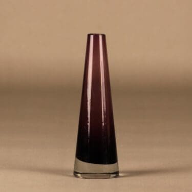 Riihimäen lasi 1364 vase, lilac designer Tamara Aladin