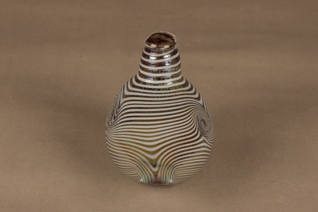 Nuutajärvi lintu , Alli, suunnittelija Oiva Toikka, Alli, signeerattu kuva 4