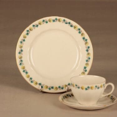 Arabia Metsäkranssi kahvikuppi ja lautaset(2), vihreä, keltainen, suunnittelija tuntematon, kukka, ornamentti