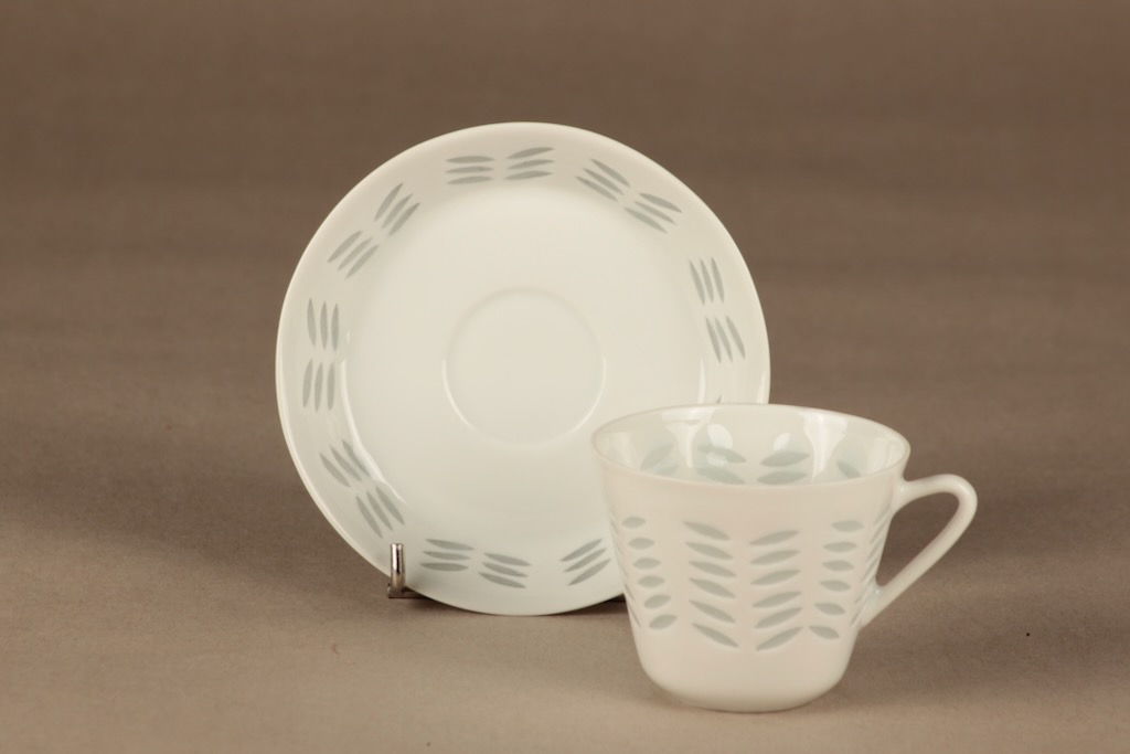 Arabia FK 65, FK 66 kahvikuppi ja lautaset(2), riisiposliini, suunnittelija Friedl Holzer-Kjellberg, riisiposliini, signeerattu kuva 3