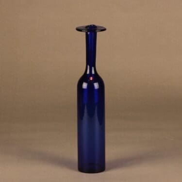 Nuutajärvi Pro Arte Safiiri art glass bottle, signed designer Oiva Toikka