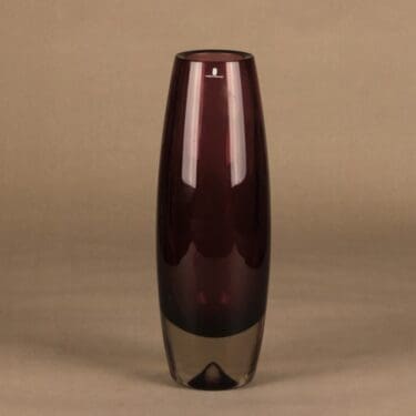 Iittala Lappi maljakko, signeerattu, suunnittelija Erkki Vesanto, signeerattu, massiivinen