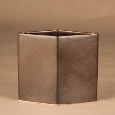 Arabia maljakko, ruskea suunnittelija ??