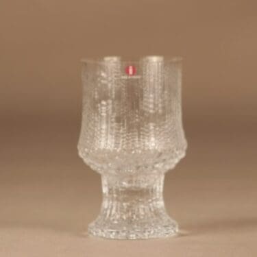 Iittala Ultima Thule punaviinilasi suunnittelija Tapio Wirkkala
