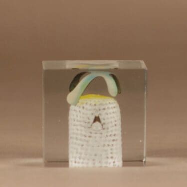 Nuutajärvi vuosikuutio, 1986, suunnittelija Oiva Toikka, 1986, signeerattu