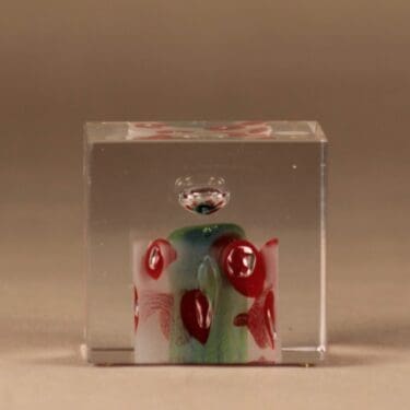 Nuutajärvi vuosikuutio, 2001, suunnittelija Oiva Toikka, 2001, signeerattu