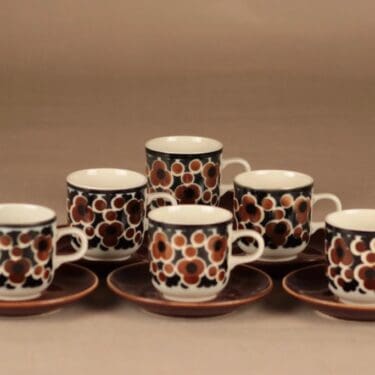 Arabia Kara kahvikuppi, ruskea, musta , 6 kpl, suunnittelija Anja Jaatinen-Winquist, kukka, retro