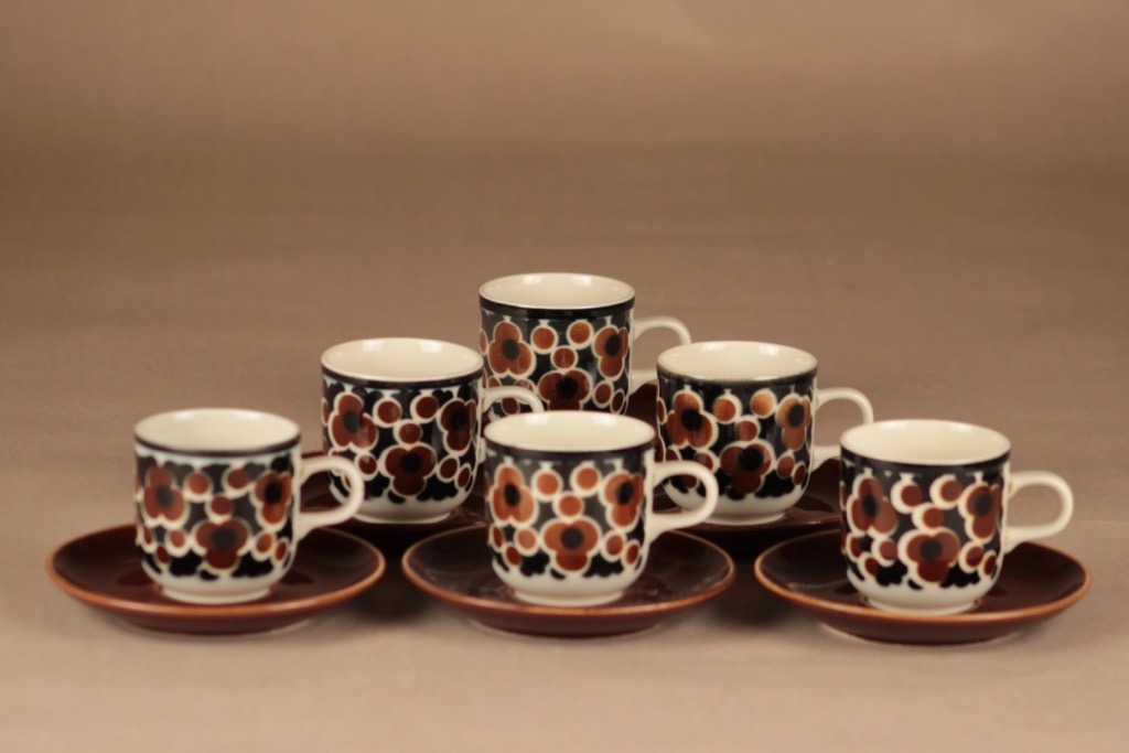Arabia Kara kahvikuppi, ruskea, musta , 6 kpl, suunnittelija Anja Jaatinen-Winquist, kukka, retro